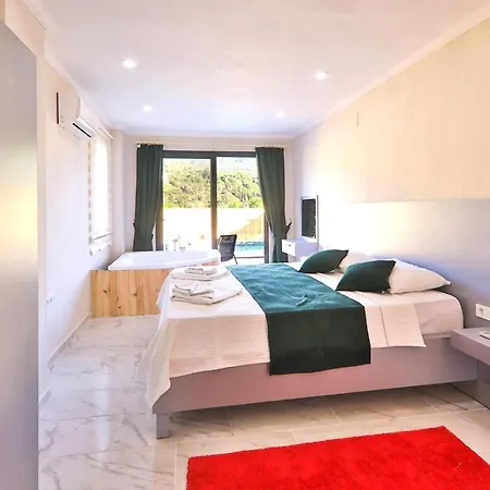 Outstanding With Private Pool And Jacuzzi In Kas, Antalya * Bezirgan